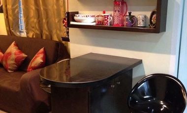 For Sale Condo in Victoria de Manila