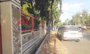 Dijual/Disewakan Rumah Pojok di jalan kembar dekat RS Delta Surya