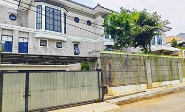 Sewa Rumah Modern di Kebayoran Lama Posisi Hook