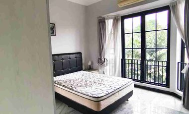 Sewa Rumah Modern di Kebayoran Lama Posisi Hook