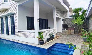 Sewa Rumah Modern di Kebayoran Lama Posisi Hook