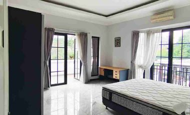 Sewa Rumah Modern di Kebayoran Lama Posisi Hook