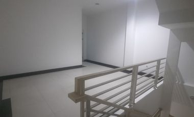 Disewakan Ruko 3.5 Lantai 245m2 + Rooftop Kelapa Gading