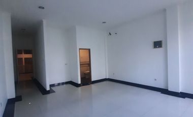 Disewakan Ruko 3.5 Lantai 245m2 + Rooftop Kelapa Gading