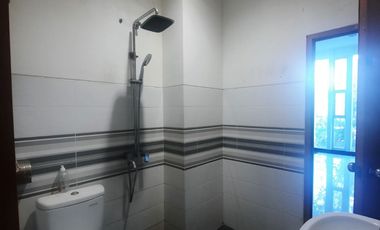 Disewakan Ruko 3.5 Lantai 245m2 + Rooftop Kelapa Gading