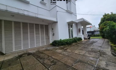 DISEWAKAN! RUMAH MEWAH CIPETE SELATAN