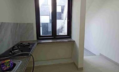 Termurah‼️Rumah 2 Lantai Luas 240m² di Jalan Utama Puri Surya Jaya Gedangan