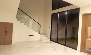 Rumah Baru Mewah Siap Huni di Cluster Hillary Summarecon Bandung