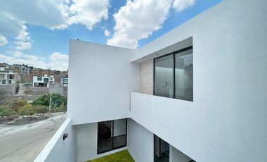 Casa Nueva en Renta – Altozano Morelia | con sala de TV, Vista Panorámica y Esquina junto a Área Verde