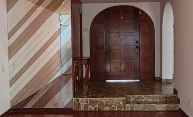 Vendo Casa de 2 plantas en Surco