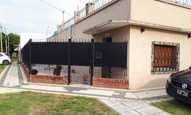 casa 4 ambientes Moron sur