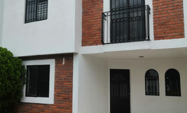 CASA DE 2 NIVELES EN FRACCIONAMIENTO PRIVADO CON 128m2 DE TERRENO