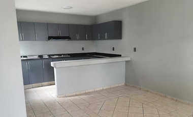 CASA DE 2 NIVELES EN FRACCIONAMIENTO PRIVADO CON 128m2 DE TERRENO