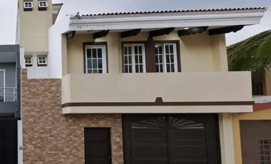 CASA DE 2 NIVELES EN LA FLORESTA, ZAMORA CON 127m2 de TERRENO