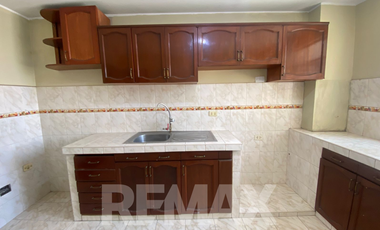 🏡✨ ¡𝐀𝐥𝐪𝐮𝐢𝐥𝐚 mini 𝐝𝐞𝐩𝐚𝐫𝐭𝐚𝐦𝐞𝐧𝐭𝐨 cerca del Mall Aventura SJL y Estación Pirámide del Sol – 𝐒𝐚𝐧 𝐉𝐮𝐚𝐧 𝐝𝐞 𝐋𝐮𝐫𝐢𝐠𝐚𝐧𝐜𝐡𝐨❗