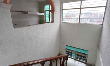 Casa en renta con local comercial