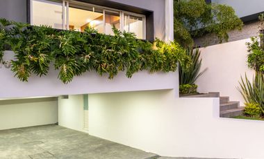 Residencia de lujo en Venta en Puerta Las Lomas, 6 habitaciones, 6 autos, cuarto de servicio, con casa club.