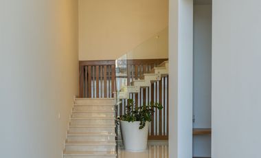 Residencia de lujo en Venta en Puerta Las Lomas, 6 habitaciones, 6 autos, cuarto de servicio, con casa club.