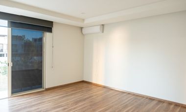 Residencia de lujo en Venta en Puerta Las Lomas, 6 habitaciones, 6 autos, cuarto de servicio, con casa club.