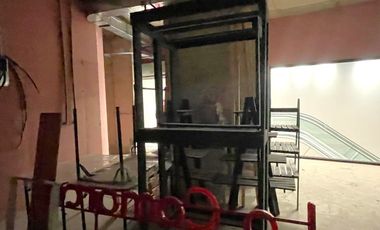 ARRIENDO Local comercial de 67,97m2, Centro Comercial. Metro Los Leones