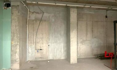 ARRIENDO Local comercial de 67,97m2, Centro Comercial. Metro Los Leones