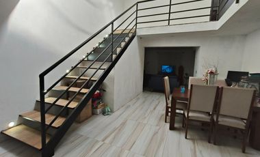 Casa REMODELADA EN VENTA en LOMA BONITA, a cuadra y 1/2 de Av. Tabachines