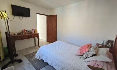Casa REMODELADA EN VENTA en LOMA BONITA, a cuadra y 1/2 de Av. Tabachines