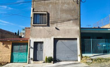 Casa REMODELADA EN VENTA en LOMA BONITA, a cuadra y 1/2 de Av. Tabachines