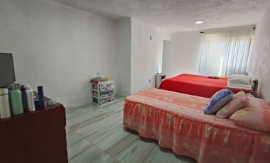 Casa REMODELADA EN VENTA en LOMA BONITA, a cuadra y 1/2 de Av. Tabachines