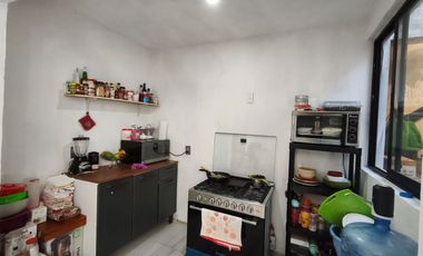 Casa REMODELADA EN VENTA en LOMA BONITA, a cuadra y 1/2 de Av. Tabachines