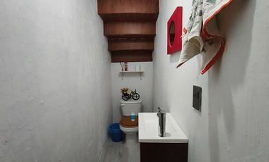 Casa REMODELADA EN VENTA en LOMA BONITA, a cuadra y 1/2 de Av. Tabachines