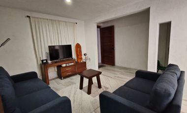 Casa REMODELADA EN VENTA en LOMA BONITA, a cuadra y 1/2 de Av. Tabachines