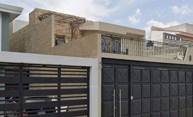 Casa en Venta en Zapotlán el Grande, Col. La Central, Jalisco. MRS*