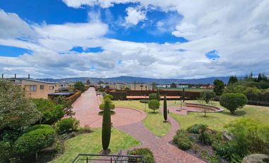 Rento hermosa casa cajica