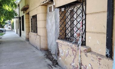 CASA ANTIGUA EN QUINTA NORMAL CALLE SANTA GENOVEVA CON ANDES A CUADRAS METRO GRUTA DE LOURDES