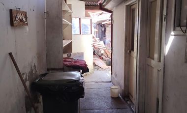 CASA ANTIGUA EN QUINTA NORMAL CALLE SANTA GENOVEVA CON ANDES A CUADRAS METRO GRUTA DE LOURDES