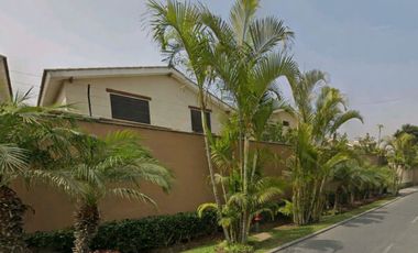 Acogedora Casa de 2 Pisos en Condominio Residencial Sol de La Molina