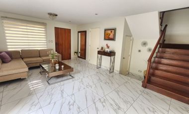Acogedora Casa de 2 Pisos en Condominio Residencial Sol de La Molina