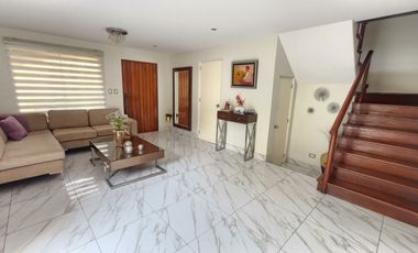 Acogedora Casa de 2 Pisos en Condominio Residencial Sol de La Molina
