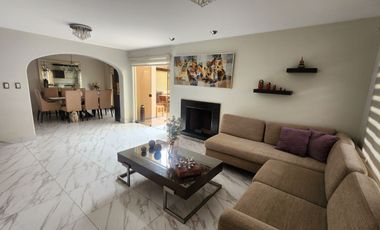 Acogedora Casa de 2 Pisos en Condominio Residencial Sol de La Molina