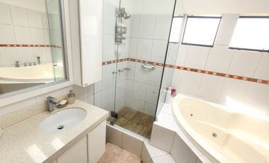 Acogedora Casa de 2 Pisos en Condominio Residencial Sol de La Molina