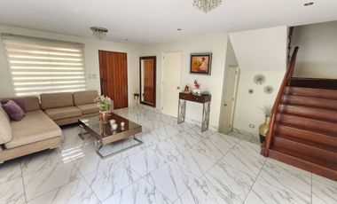 Acogedora Casa de 2 Pisos en Condominio Residencial Sol de La Molina