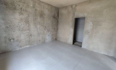 CASA EN VENTA CON LOSA, EN OBRA GRIS EN MACHALA