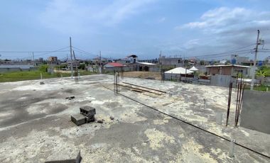 CASA EN VENTA CON LOSA, EN OBRA GRIS EN MACHALA