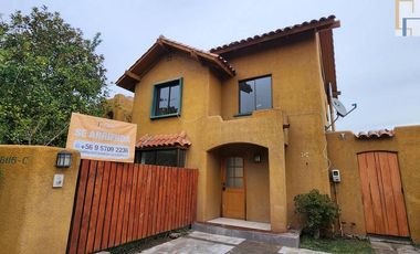 Se Arrienda Casa En condominio interior Comuna de Peñalolen