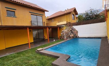 Se Arrienda Casa En condominio interior Comuna de Peñalolen