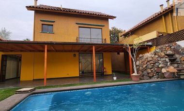 Se Arrienda Casa En condominio interior Comuna de Peñalolen