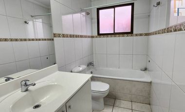 Se Arrienda Casa En condominio interior Comuna de Peñalolen