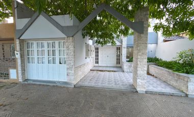 EN VENTA ! CASA 6 DORMITORIOS - CAÑADA DE GÓMEZ
