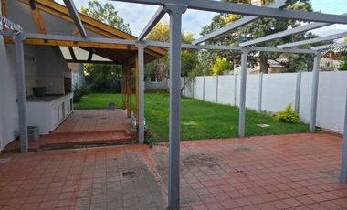 EN VENTA ! CASA 6 DORMITORIOS - CAÑADA DE GÓMEZ